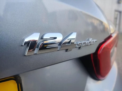 Fiat 124 Spider - Afbeelding 18 van 30