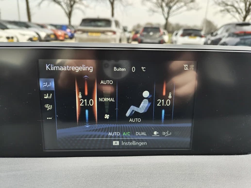 Lexus UX - Afbeelding 17 van 30