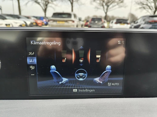 Lexus UX - Afbeelding 18 van 30