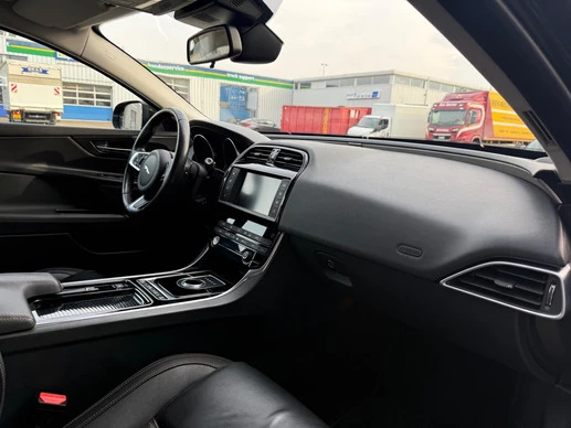 Jaguar XE - Afbeelding 18 van 28