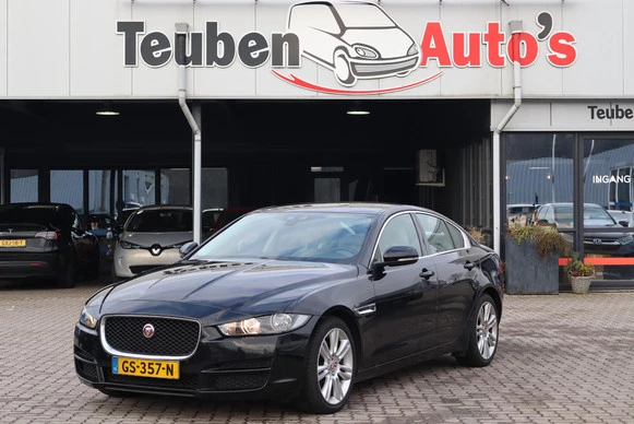 Jaguar XE - Afbeelding 1 van 30