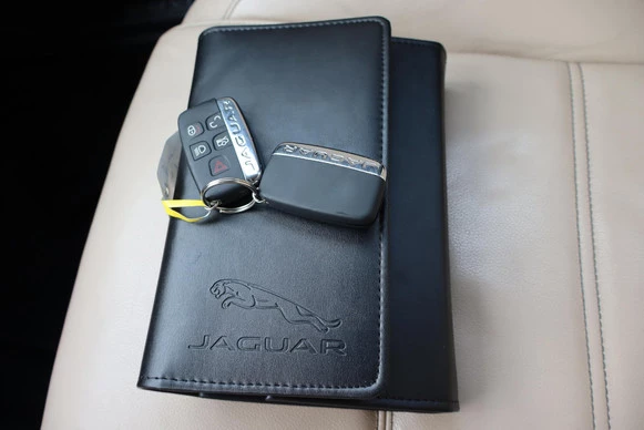 Jaguar XE - Afbeelding 3 van 30