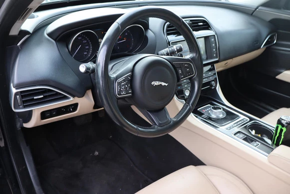 Jaguar XE - Afbeelding 8 van 30