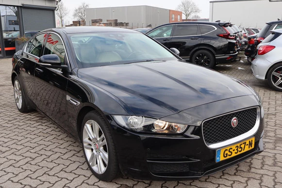 Jaguar XE - Afbeelding 9 van 30