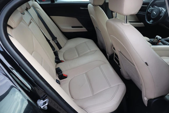 Jaguar XE - Afbeelding 16 van 30