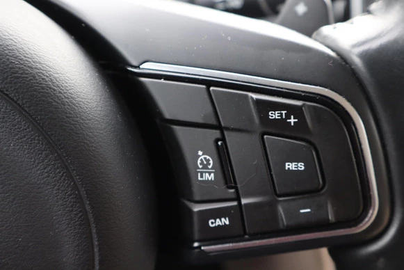 Jaguar XE - Afbeelding 24 van 30