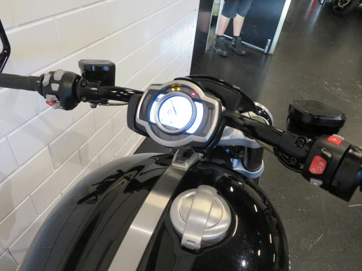 Triumph Rocket 3 - Afbeelding 5 van 11