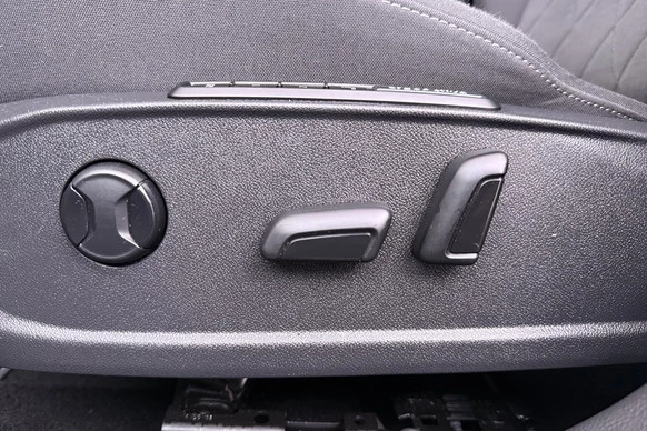 Volkswagen Golf - Afbeelding 16 van 30