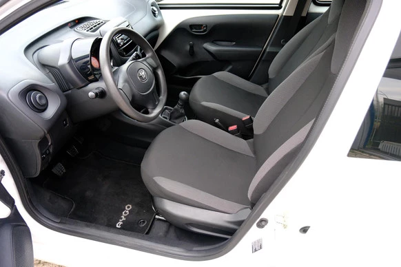 Toyota Aygo - Afbeelding 2 van 24