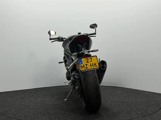 Triumph Speed Triple - Afbeelding 13 van 18