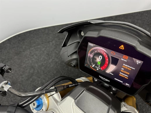 Triumph Speed Triple - Afbeelding 17 van 18