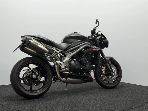 Triumph Speed Triple - Afbeelding 16 van 18