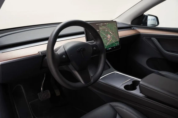 Tesla Model Y - Afbeelding 17 van 30