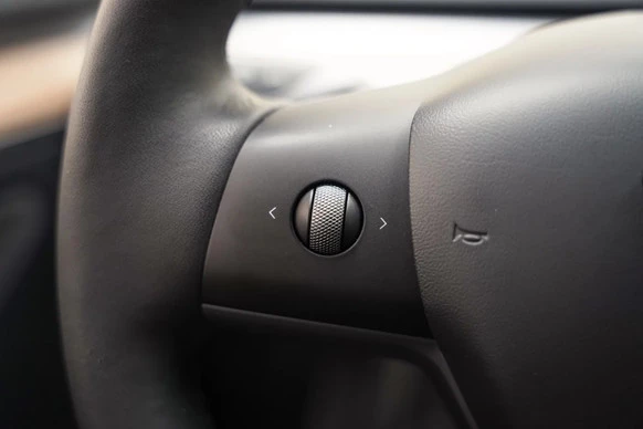 Tesla Model Y - Afbeelding 19 van 30