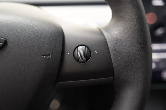 Tesla Model Y - Afbeelding 20 van 30