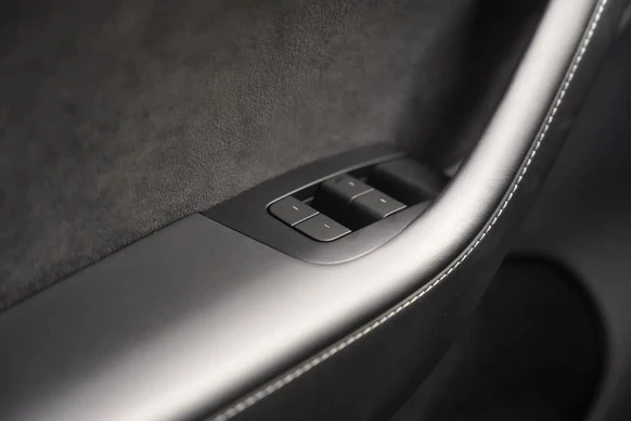 Tesla Model Y - Afbeelding 22 van 30