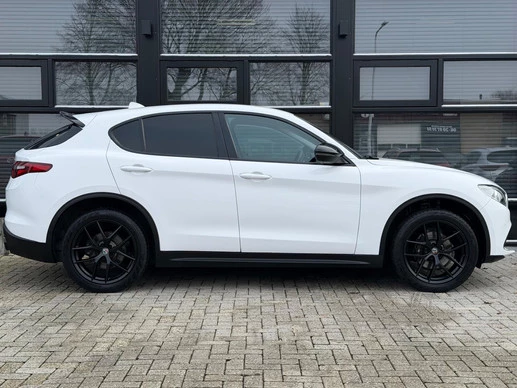 Alfa Romeo Stelvio - Afbeelding 24 van 30