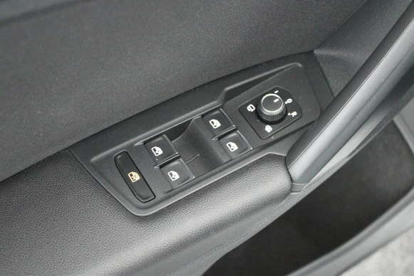 Volkswagen Tiguan - Afbeelding 16 van 30