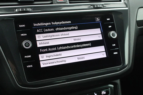 Volkswagen Tiguan - Afbeelding 25 van 30