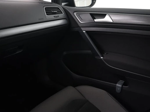 Volkswagen Golf - Afbeelding 24 van 30