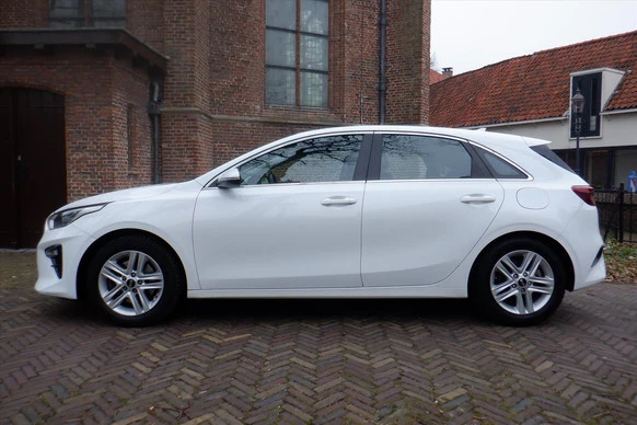 Kia Ceed - Afbeelding 2 van 24