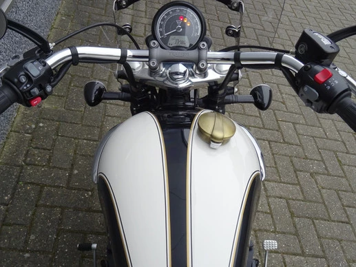Triumph Bonneville - Afbeelding 11 van 16