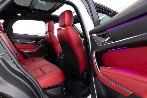 Jaguar F-PACE - Afbeelding 11 van 30