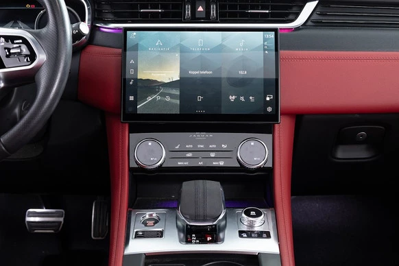 Jaguar F-PACE - Afbeelding 16 van 30