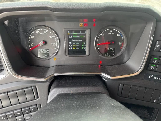 Scania R - Afbeelding 14 van 17