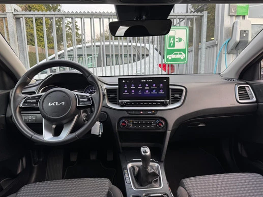 Kia Ceed - Afbeelding 11 van 27