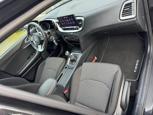 Kia Ceed - Afbeelding 13 van 27