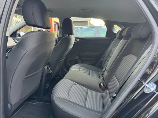 Kia Ceed - Afbeelding 15 van 27