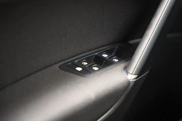 Volkswagen e-Golf - Afbeelding 21 van 30