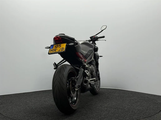 Triumph Street Triple - Afbeelding 14 van 18