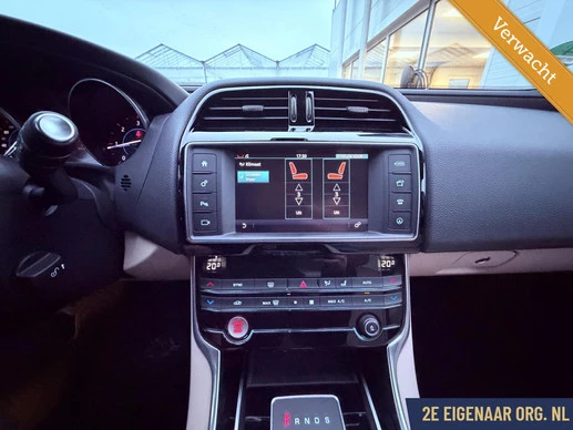 Jaguar XE - Afbeelding 10 van 14