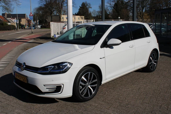 Volkswagen e-Golf - Afbeelding 18 van 30