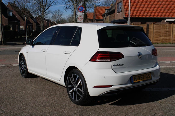 Volkswagen e-Golf - Afbeelding 19 van 30