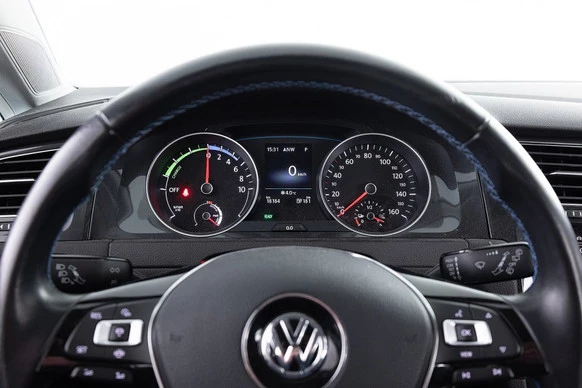 Volkswagen e-Golf - Afbeelding 17 van 28