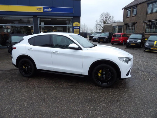 Alfa Romeo Stelvio - Afbeelding 2 van 16