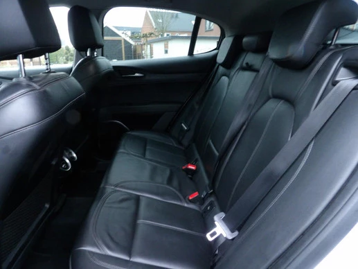 Alfa Romeo Stelvio - Afbeelding 10 van 16