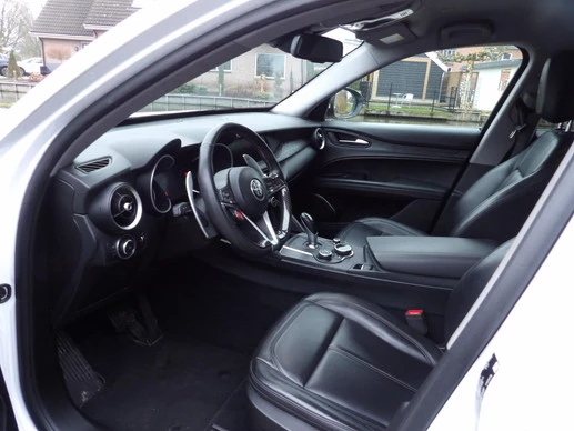 Alfa Romeo Stelvio - Afbeelding 11 van 16