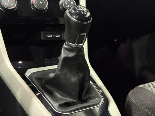 Volkswagen T-Roc - Afbeelding 25 van 30