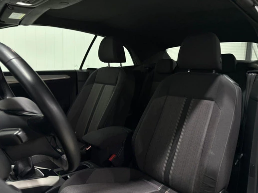 Volkswagen T-Roc - Afbeelding 28 van 30