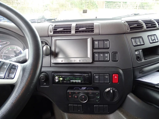 DAF CF 320 FA - Afbeelding 18 van 28