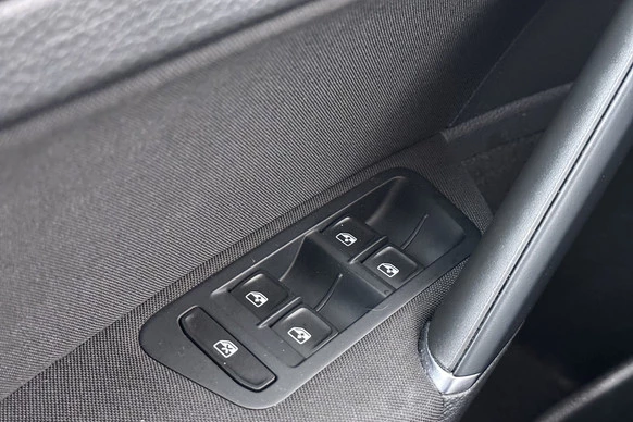 Volkswagen Golf - Afbeelding 16 van 29