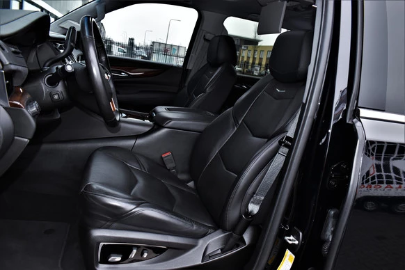 Cadillac Escalade - Afbeelding 18 van 30