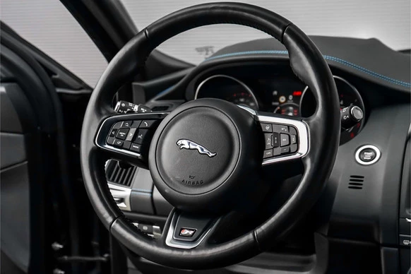 Jaguar E-PACE - Afbeelding 18 van 30