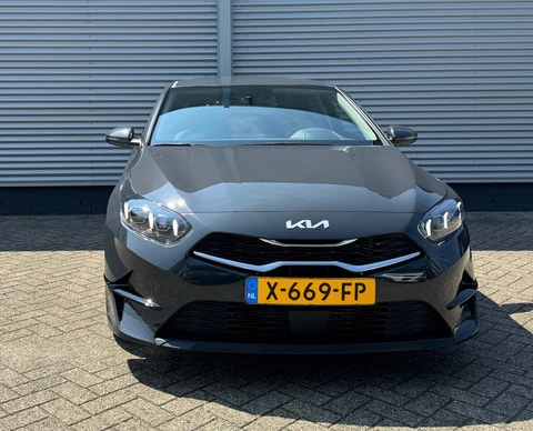 Kia Ceed - Afbeelding 8 van 30