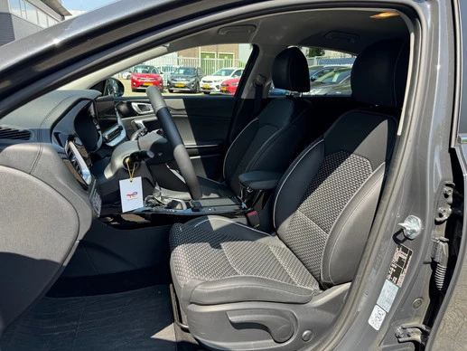Kia Ceed - Afbeelding 9 van 30