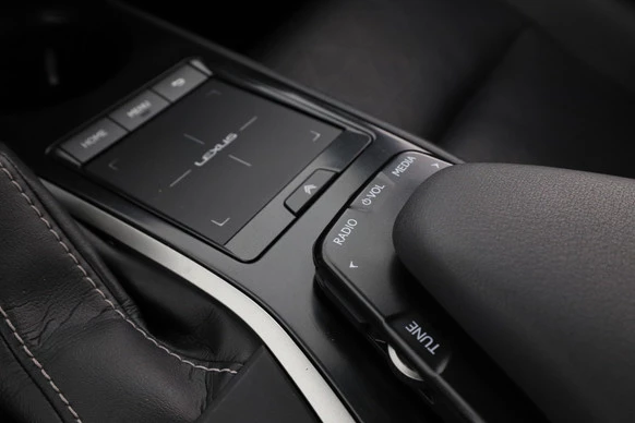 Lexus UX - Afbeelding 18 van 30